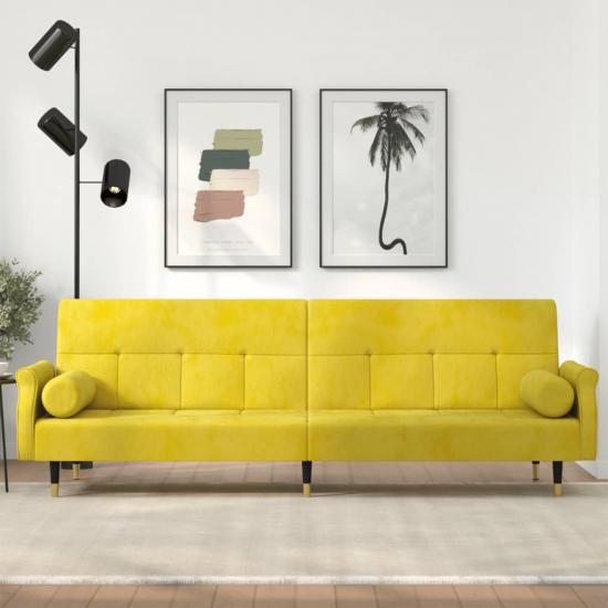 Sárga bársony kanapéágy párnákkal