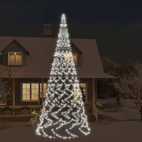 Karácsonyfa zászlórúdon 3000 hideg fehér LED-del 800 cm