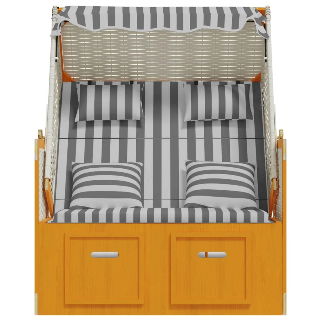 Fehér és szürke polyrattan és tömör fa strandszék párnákkal